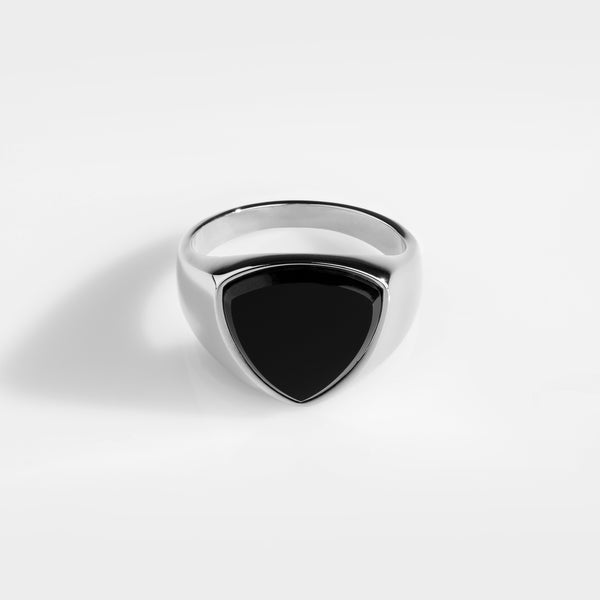 BLACK ONYX POLYGON SIGNET RING (SØLV)