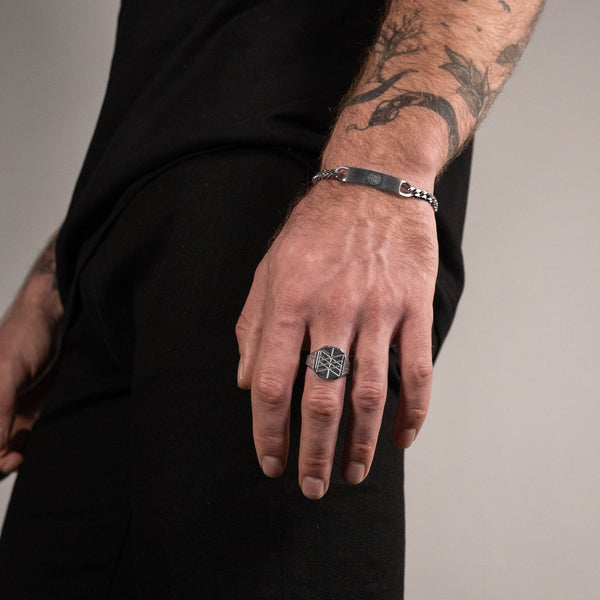 WEB OF WYRD SIGNET RING (SØLV)