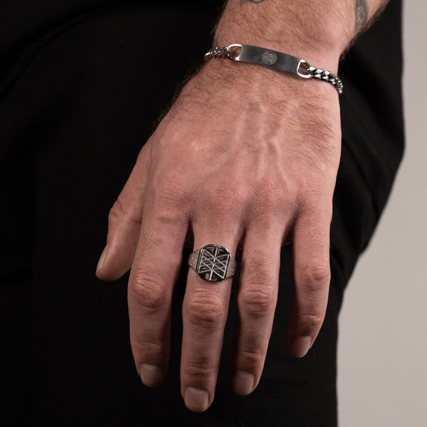 WEB OF WYRD SIGNET RING (SØLV)