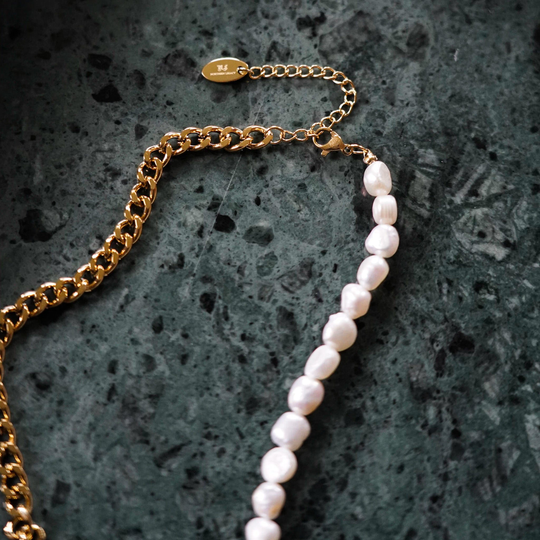 Kattegat Perle halskæde - Guldtonet