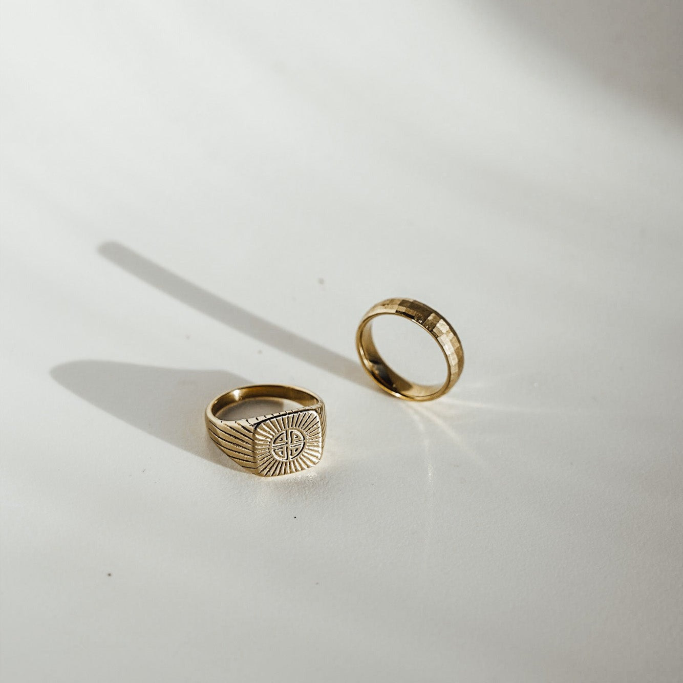 Knot Signature - Guldtonet ring