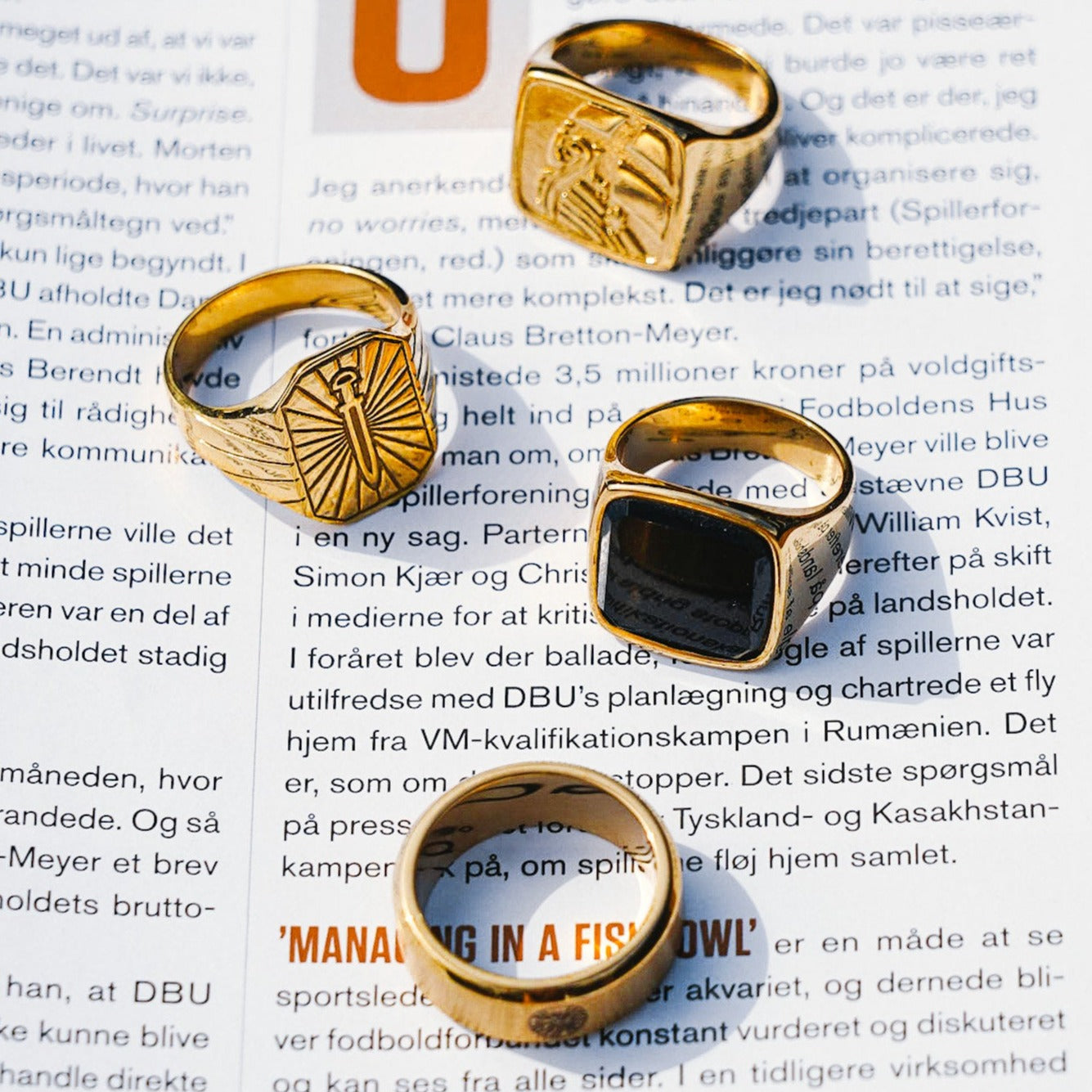 Black Onyx Oversize Signature - Guldtonet ring