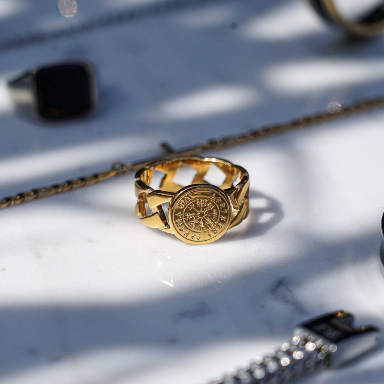 Vegvisir Chain Signature - Guldtonet ring