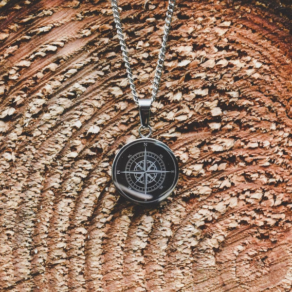 COMPASS HALSKÆDE (SORT)