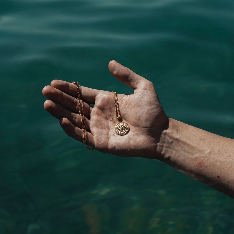 Compass halskæde 2.0 - Guldtonet - 50 cm - Herre - Northern Legacy