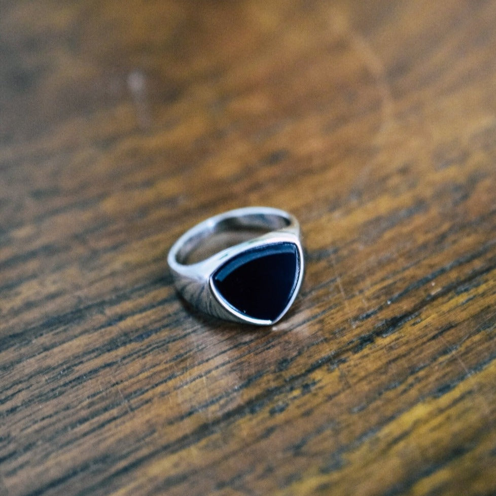 Black Onyx Polygon Signature - Sølvtonet ring