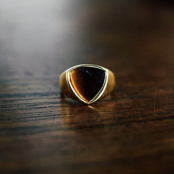 TIGEREYE POLYGON SIGNET RING (GULD)